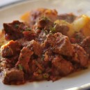 Receta para preparar guisado de carne con papas